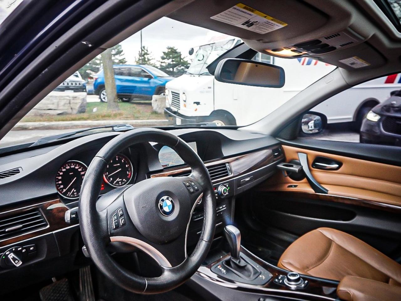 2011 BMW 3 Series  Photo