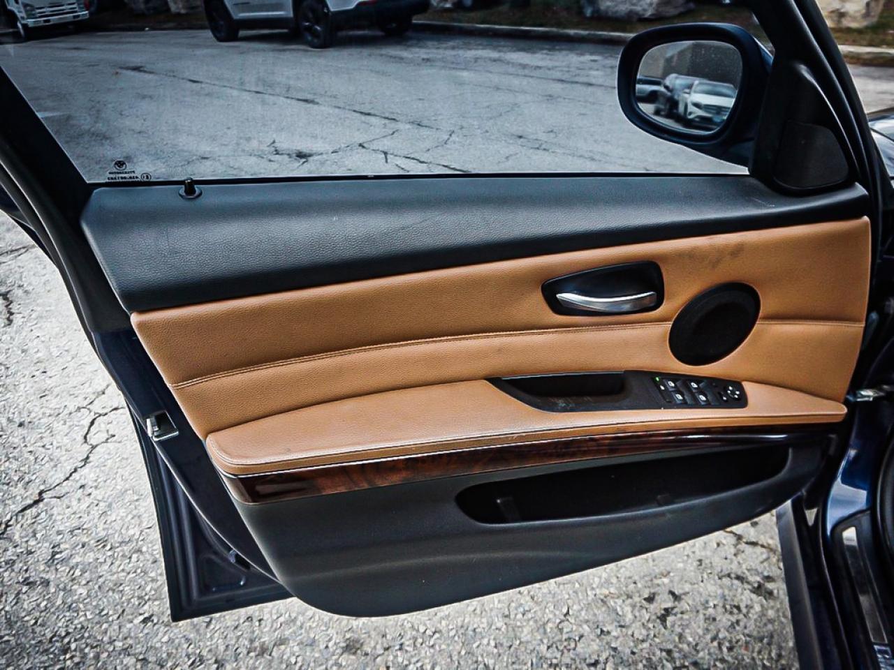 2011 BMW 3 Series  Photo