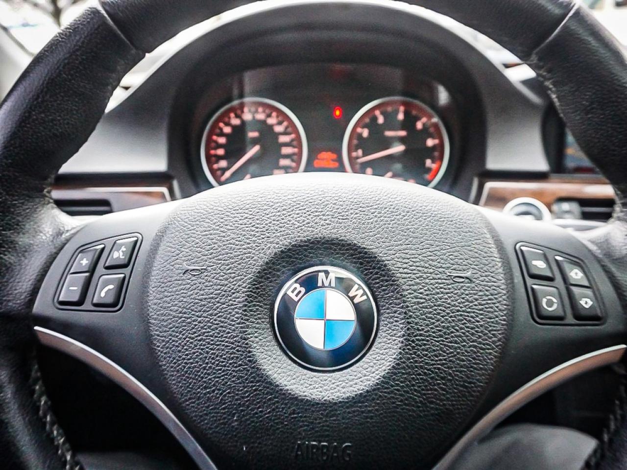 2011 BMW 3 Series  Photo