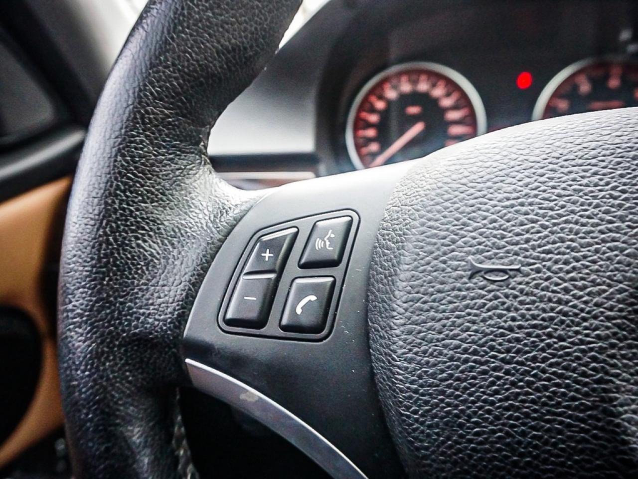 2011 BMW 3 Series  Photo