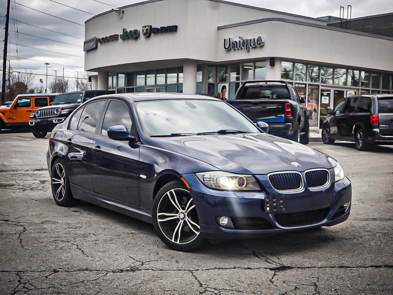 2011 BMW 3 Series  Photo