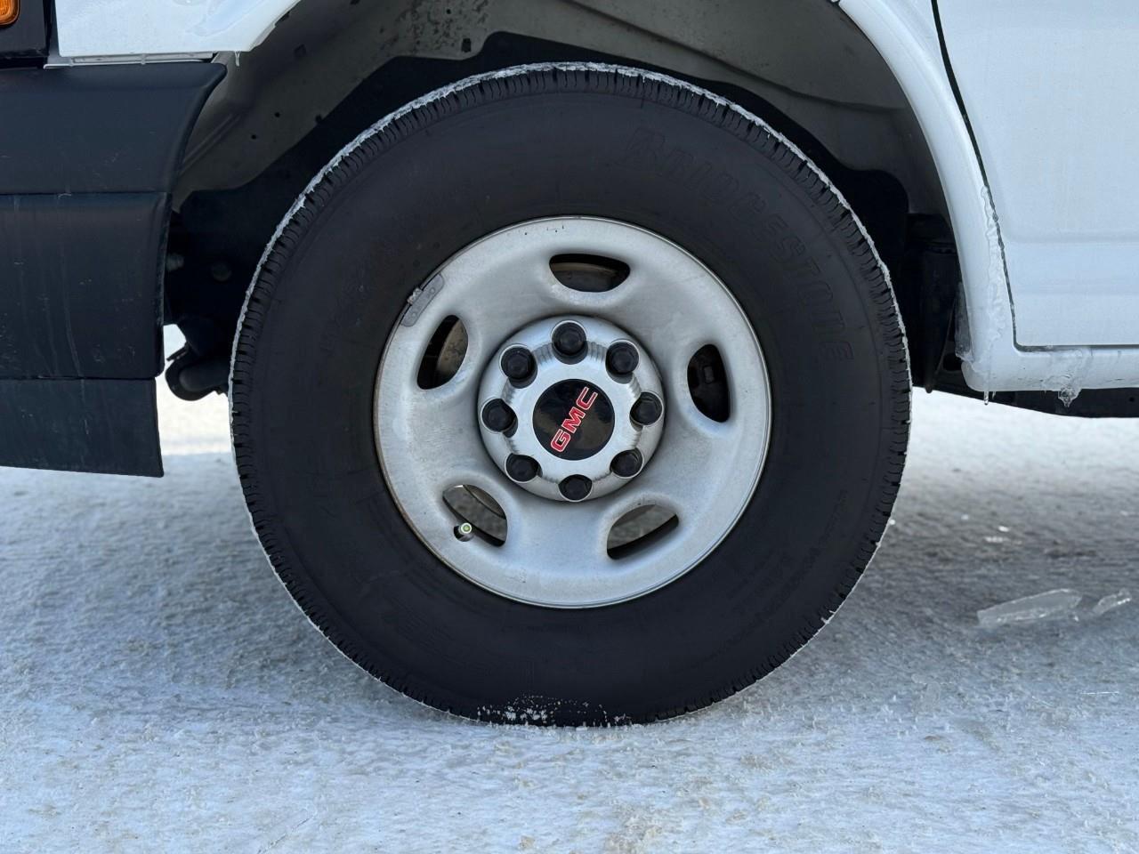 2024 GMC Savana 2500 Work Van Rear-Wheel Drive Cargo Van Photo