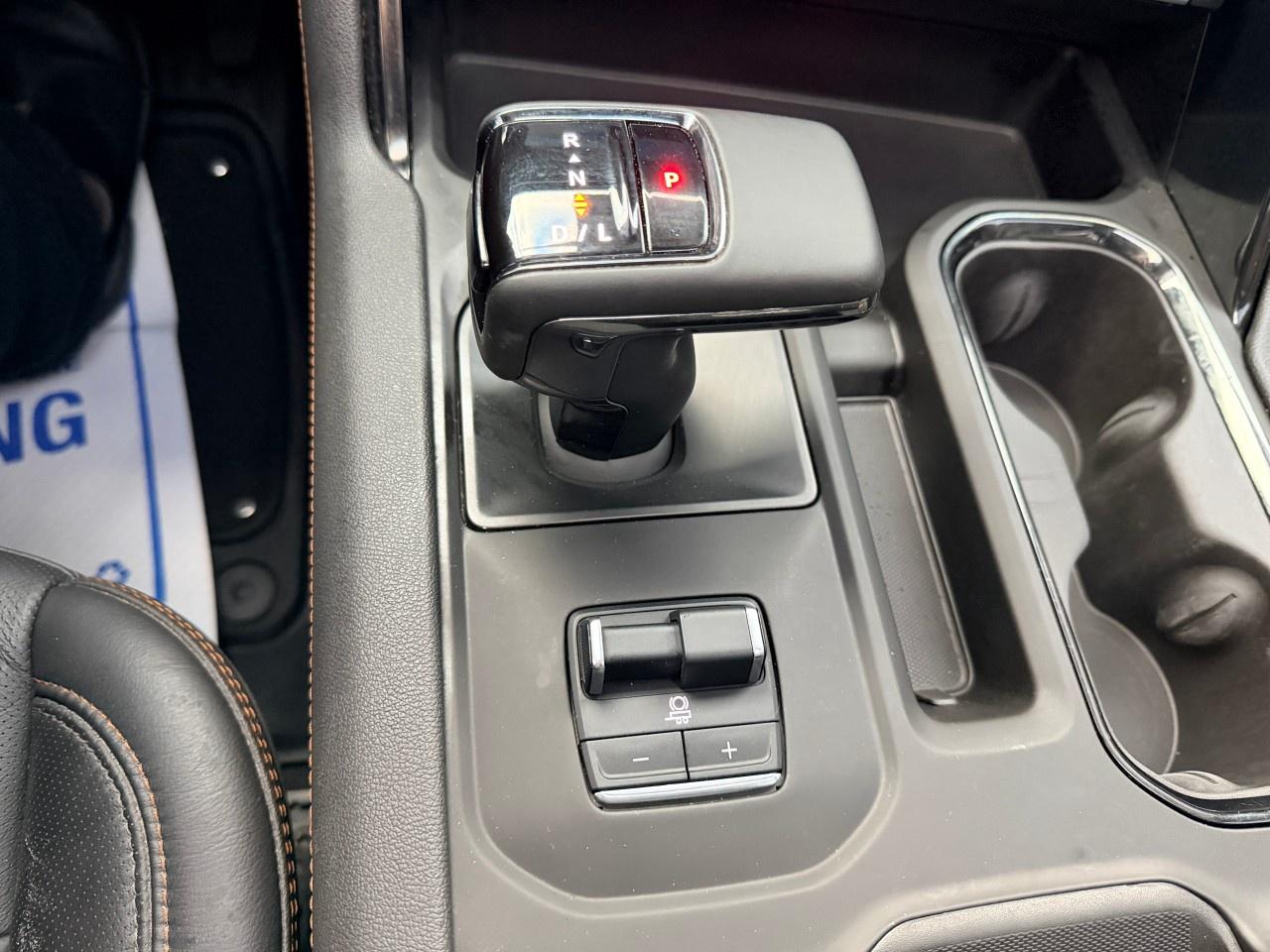 2025 GMC Sierra 1500 Crew Cab Short Box 4-Wheel Drive AT4 Photo