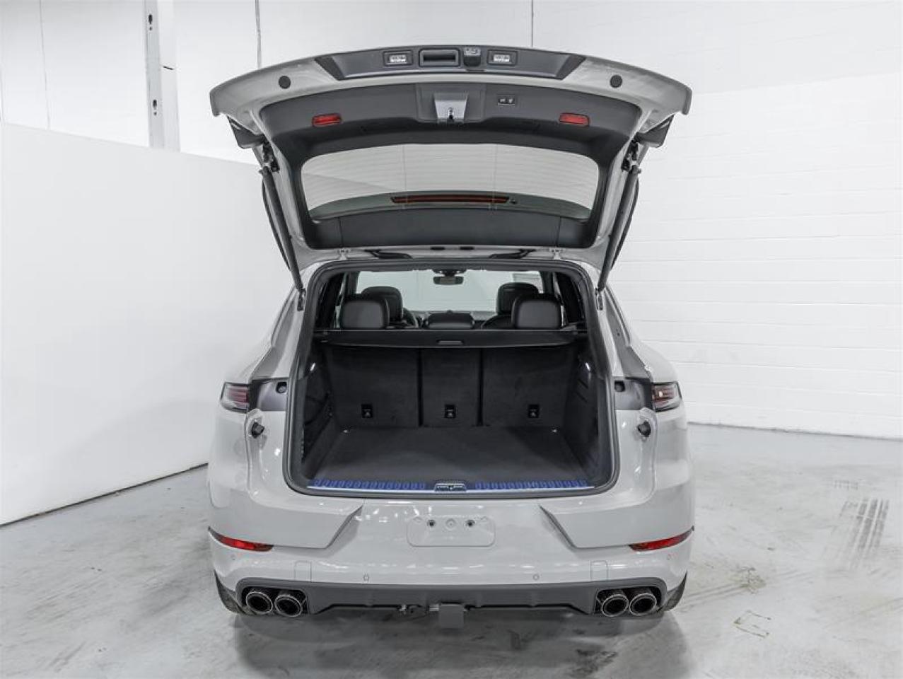 2026 Porsche Cayenne  Photo