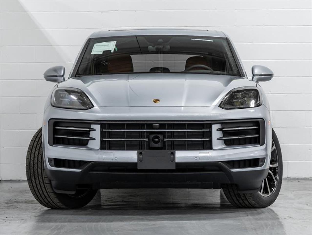 2025 Porsche Cayenne  Photo3