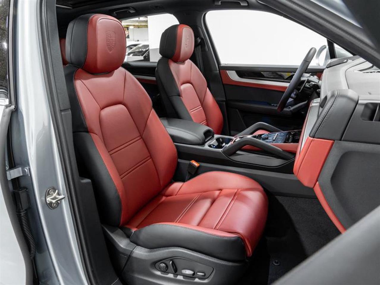 2025 Porsche Cayenne  Photo