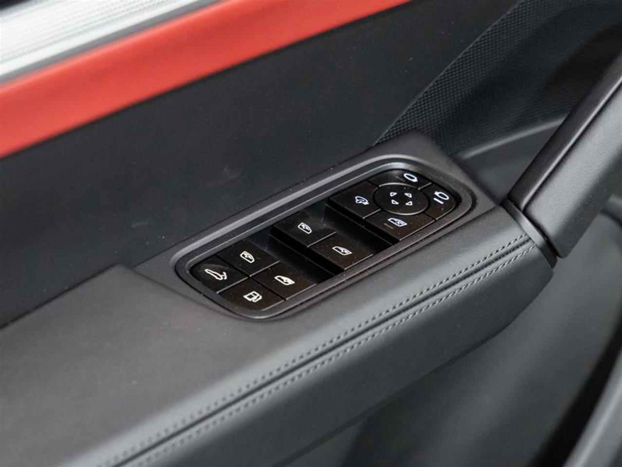 2025 Porsche Cayenne  Photo