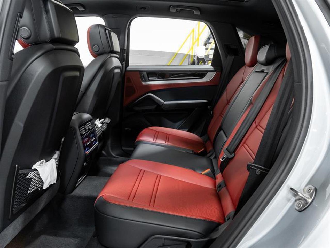 2025 Porsche Cayenne  Photo