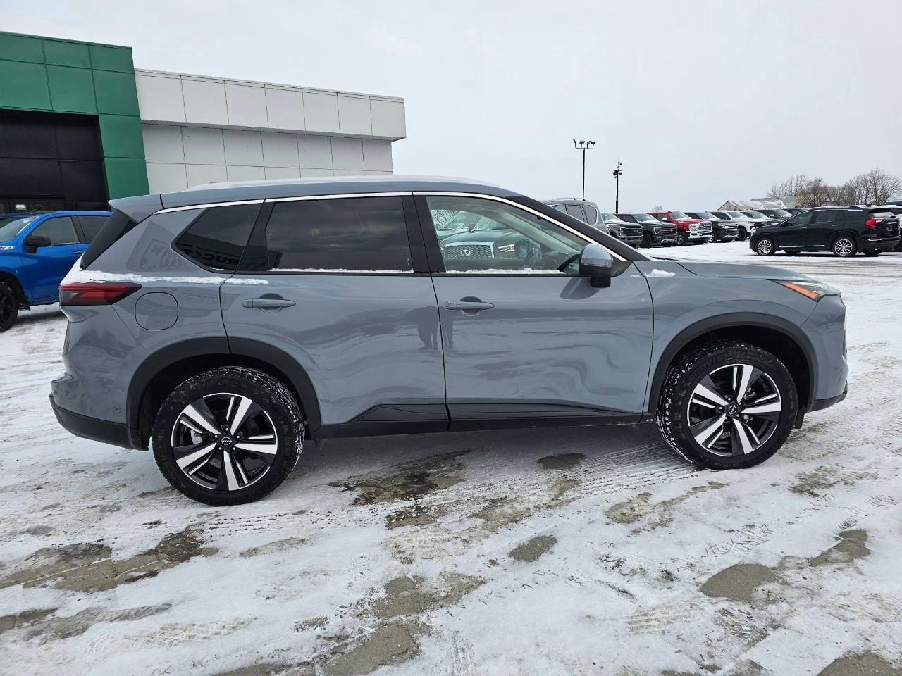 2024 Nissan Rogue SL 4dr All-Wheel Drive Sport Utility Photo3