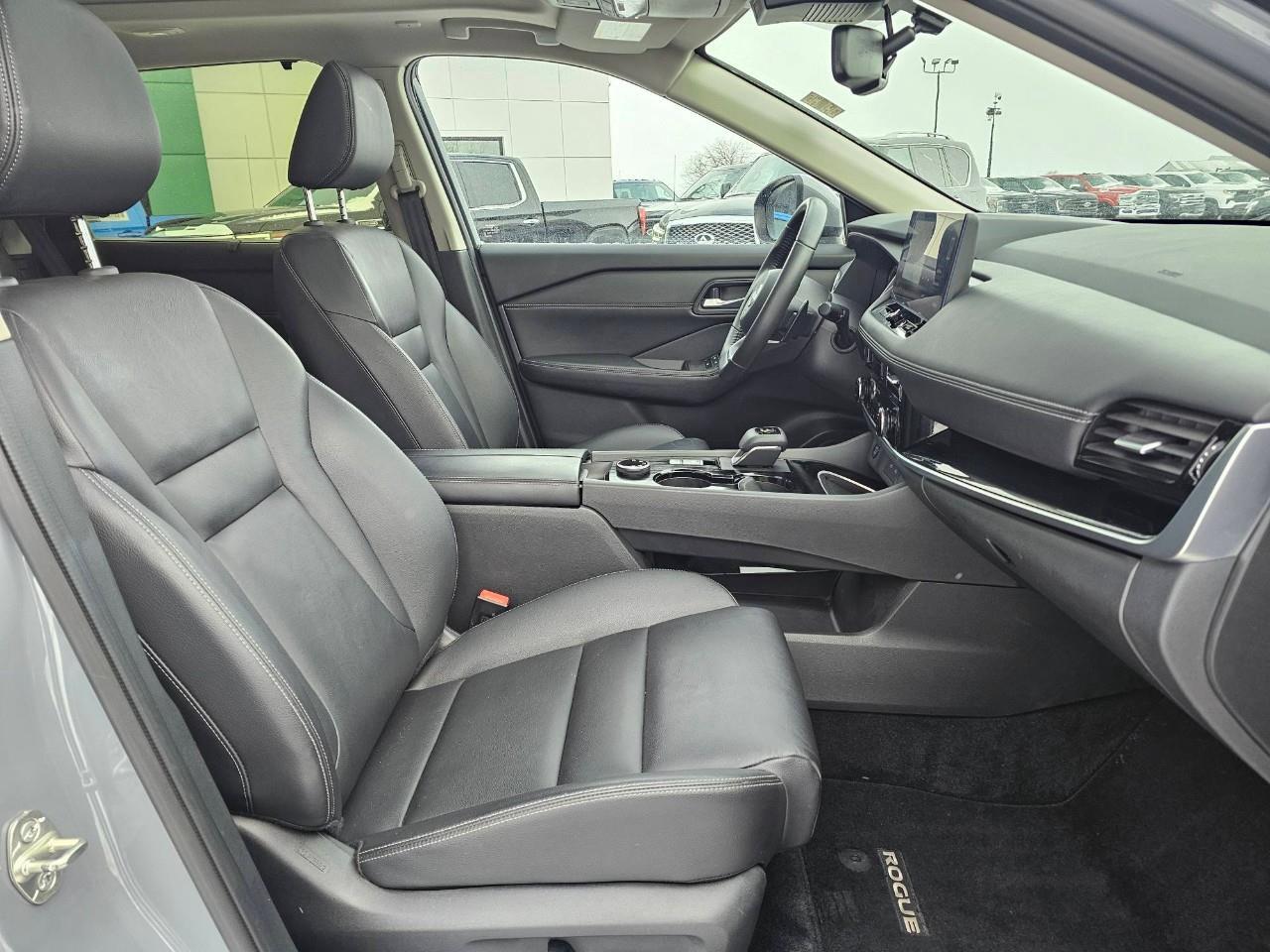 2024 Nissan Rogue SL 4dr All-Wheel Drive Sport Utility Photo