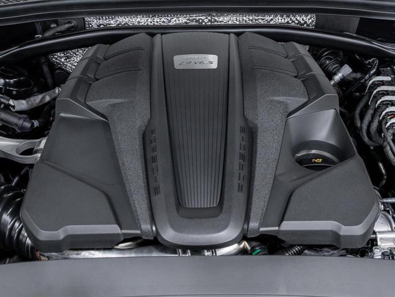 2025 Porsche Macan  Photo