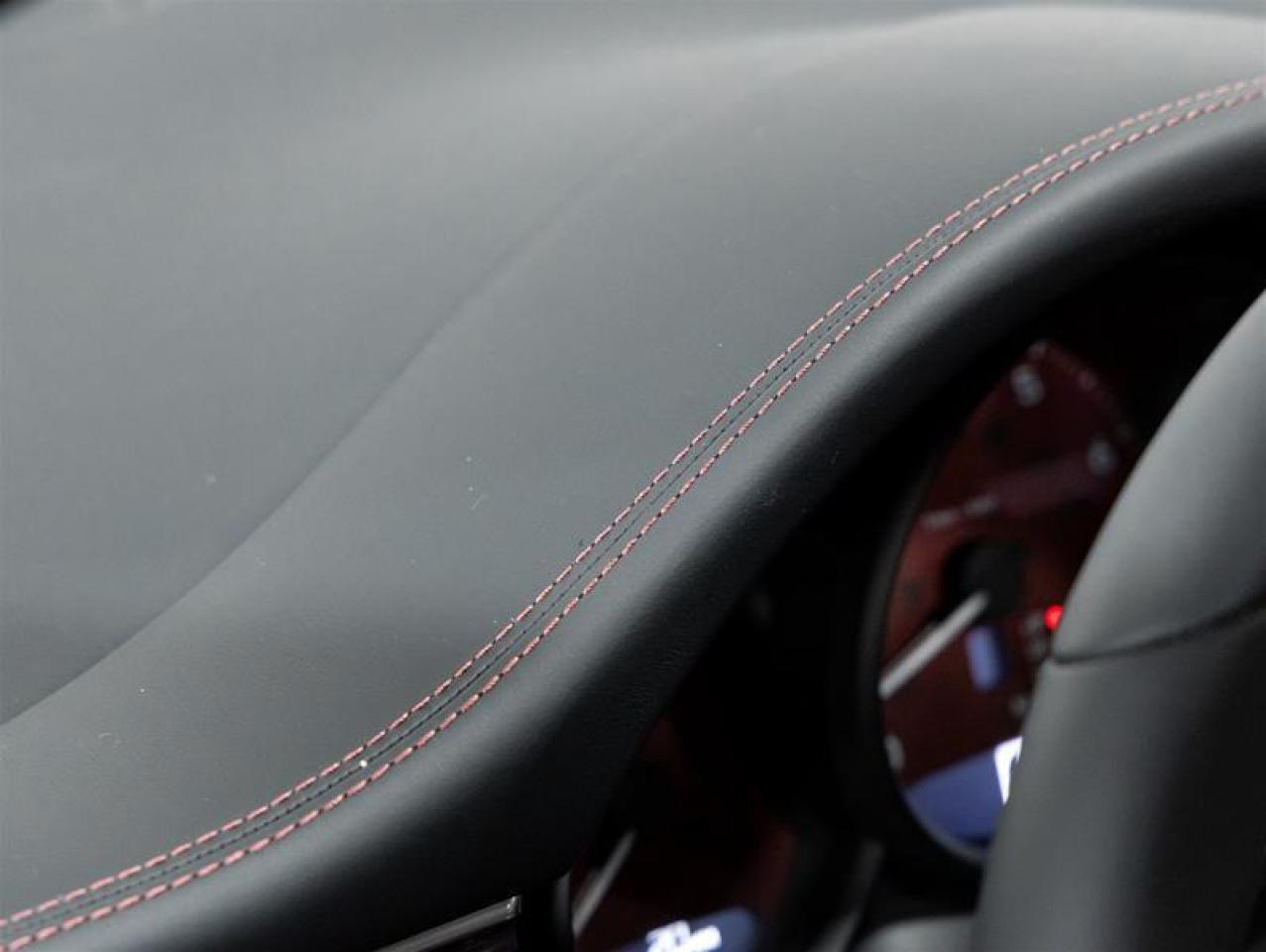 2025 Porsche Macan  Photo