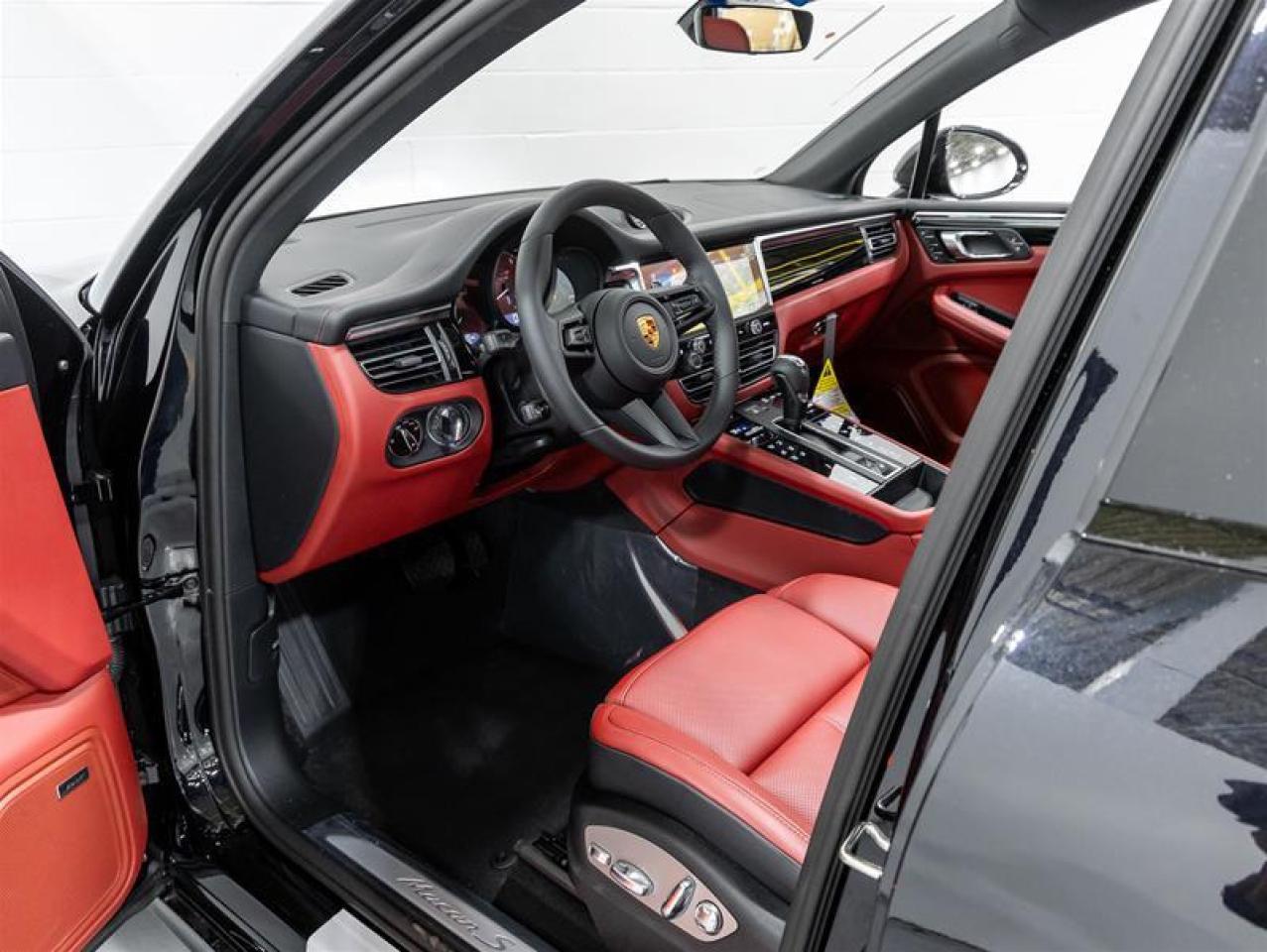 2025 Porsche Macan  Photo