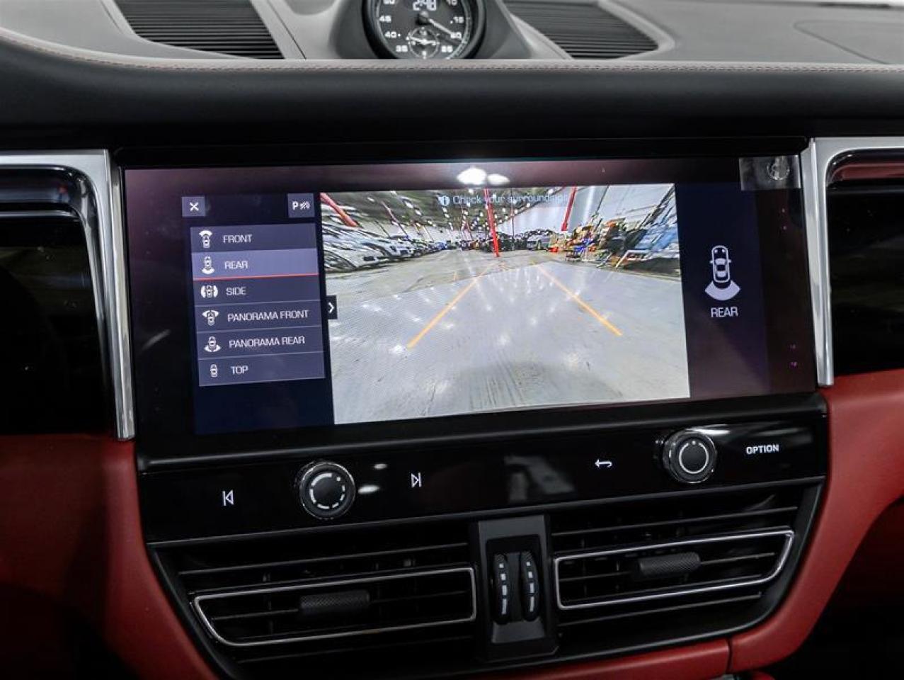 2025 Porsche Macan  Photo