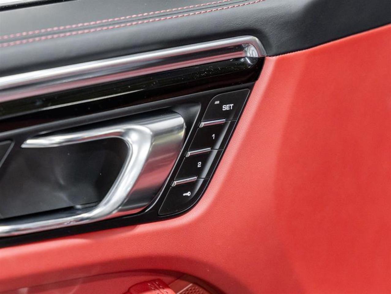 2025 Porsche Macan  Photo