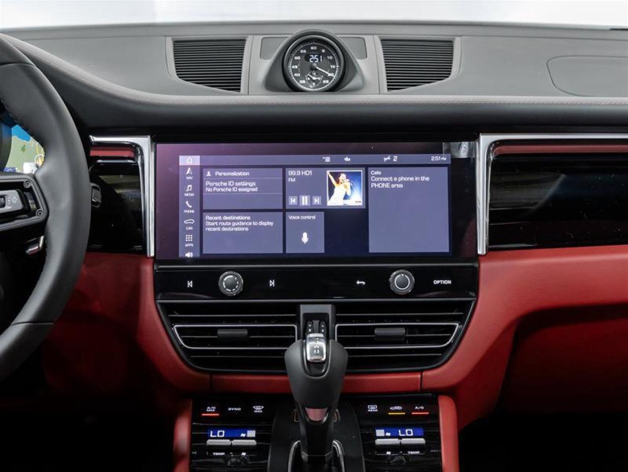 2025 Porsche Macan  Photo