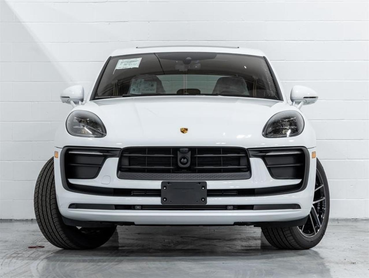 2025 Porsche Macan  Photo3