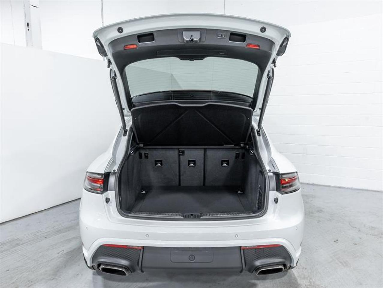 2025 Porsche Macan  Photo