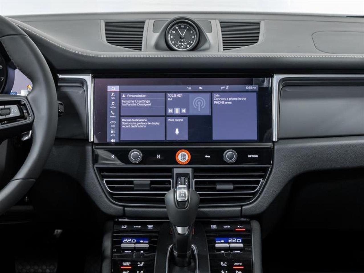 2025 Porsche Macan  Photo