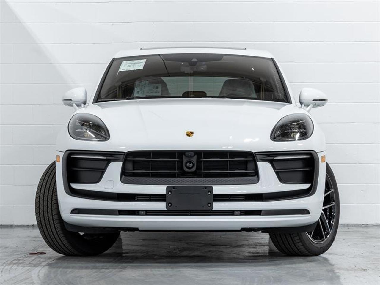 2025 Porsche Macan  Photo