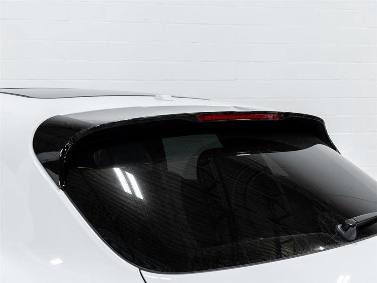 2025 Porsche Macan  Photo