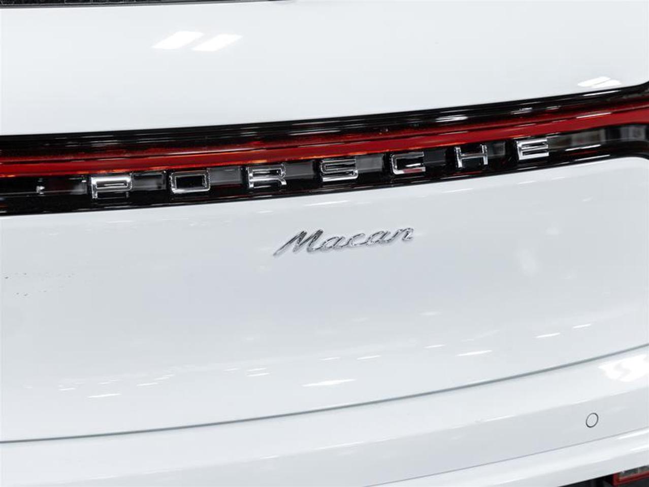 2025 Porsche Macan  Photo