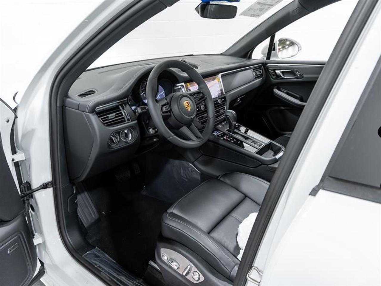 2025 Porsche Macan  Photo