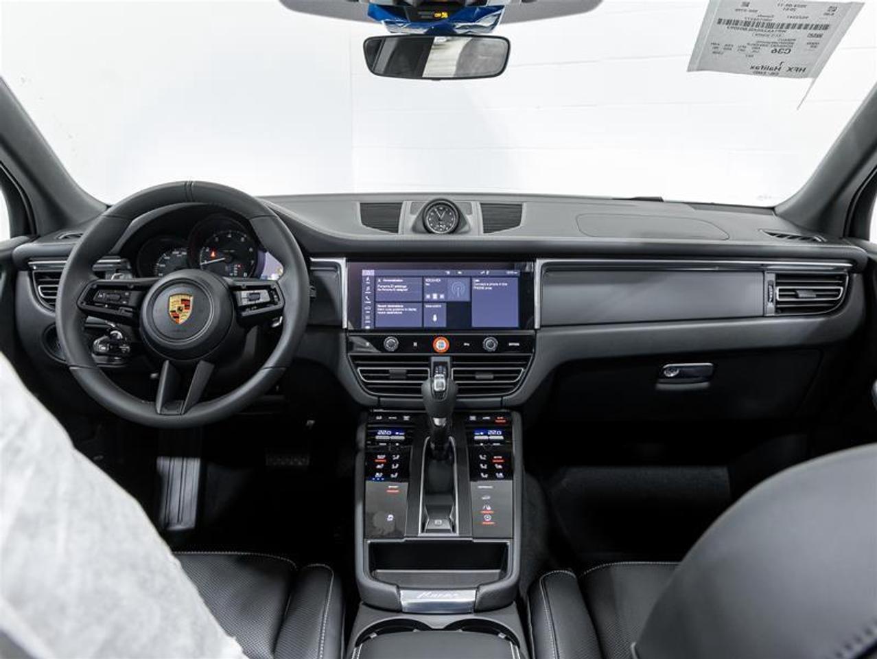 2025 Porsche Macan  Photo