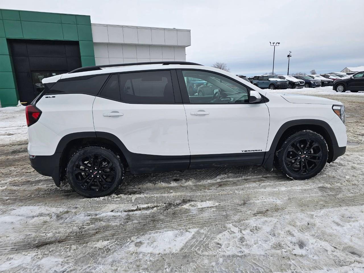 2022 GMC Terrain SLE All-wheel Drive Photo