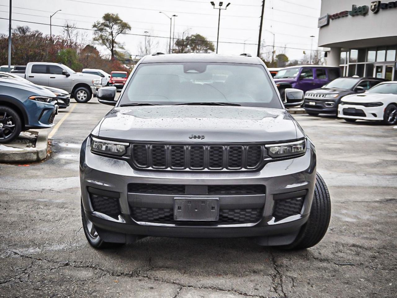 2022 Jeep Grand Cherokee L  Photo2