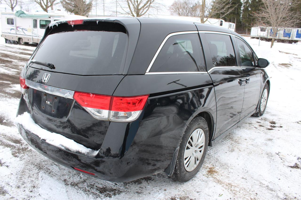 2014 Honda Odyssey LX Photo2