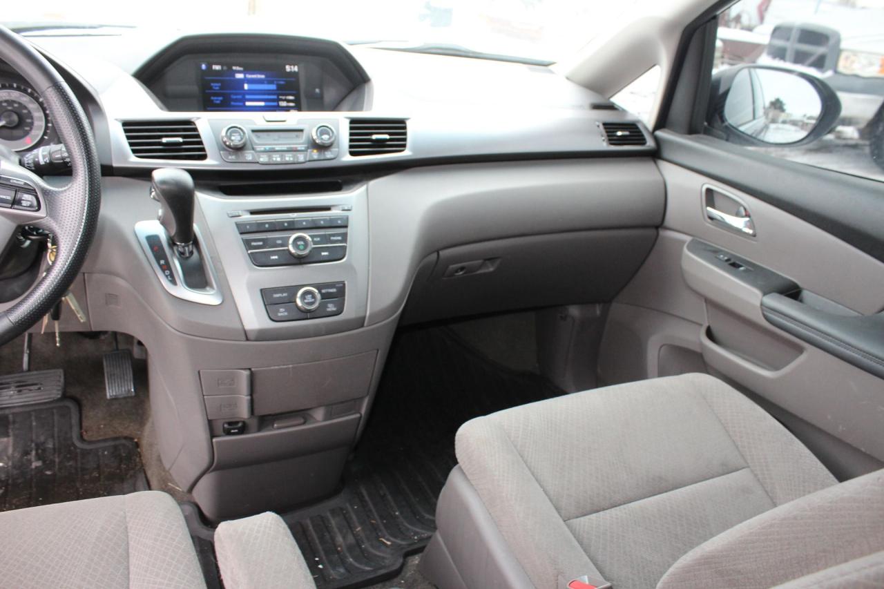 2014 Honda Odyssey LX Photo