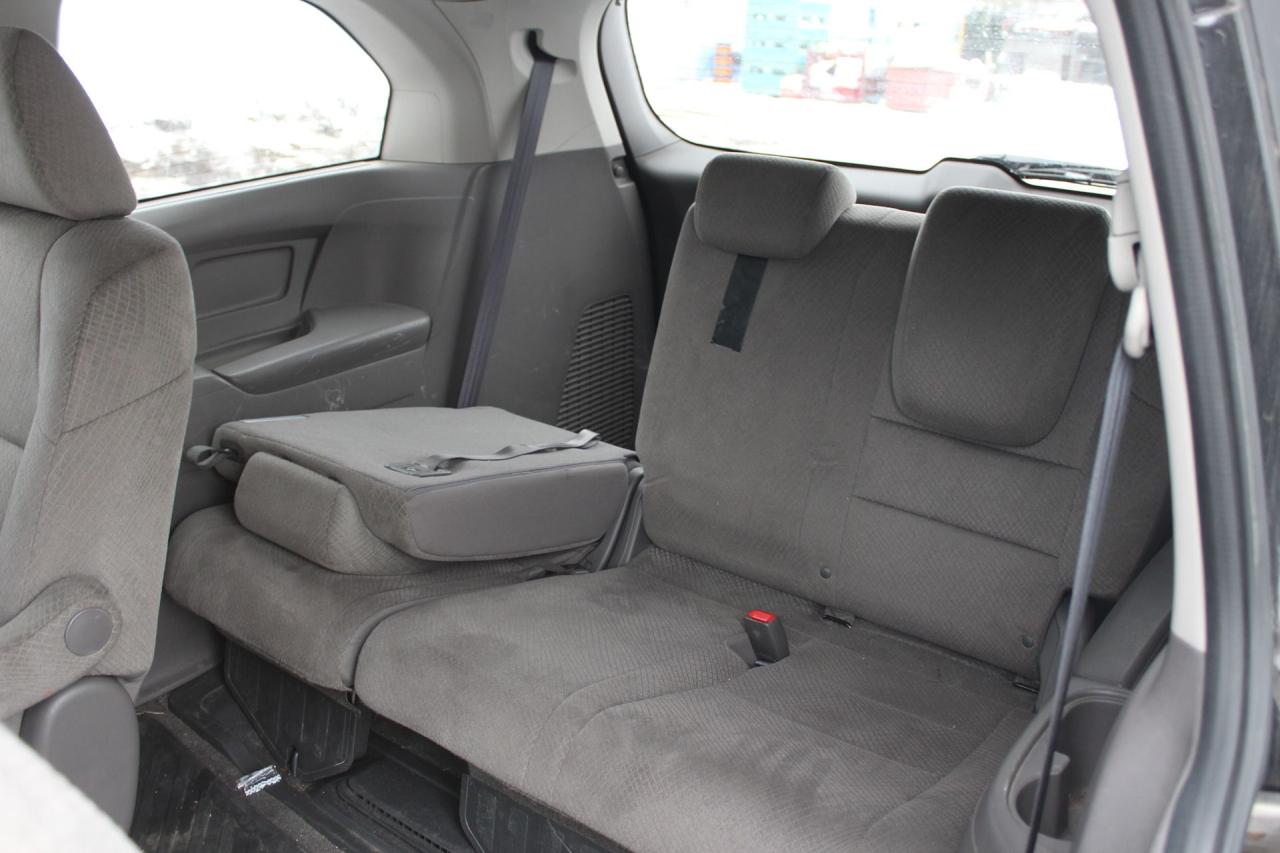 2014 Honda Odyssey LX Photo