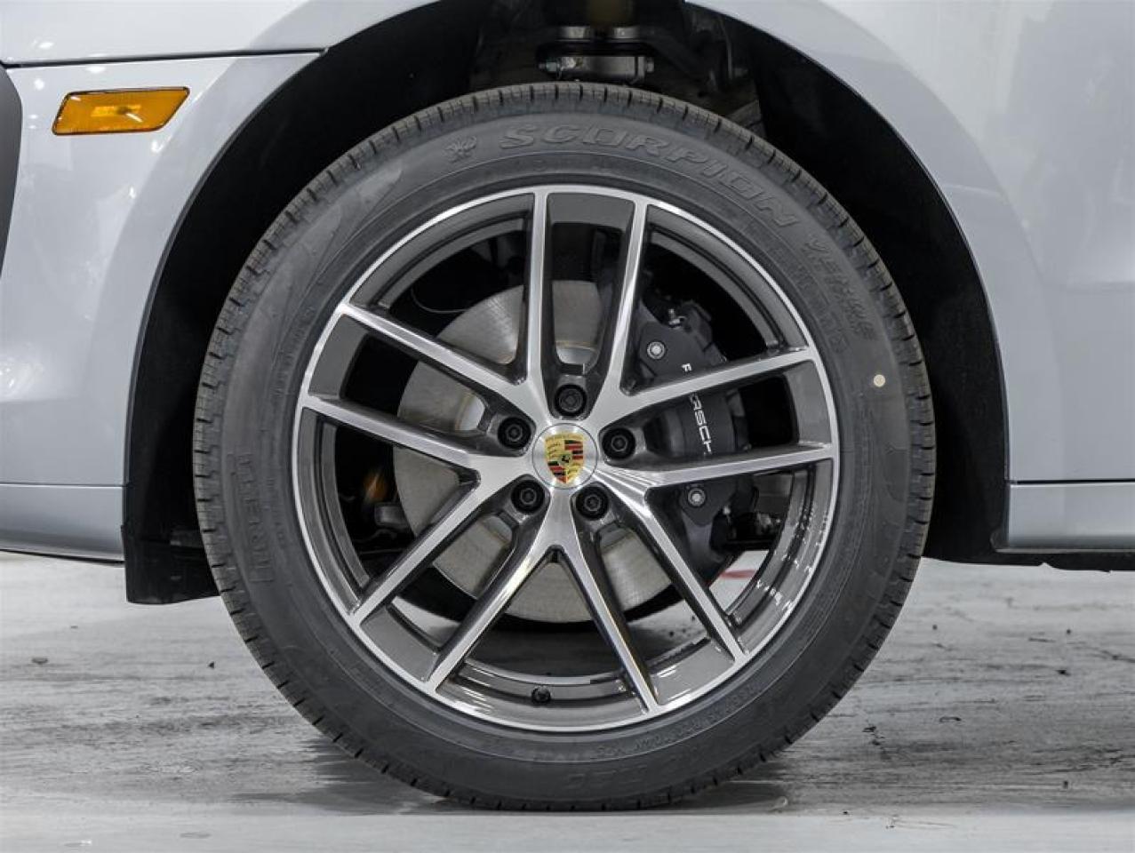 2025 Porsche Macan  Photo