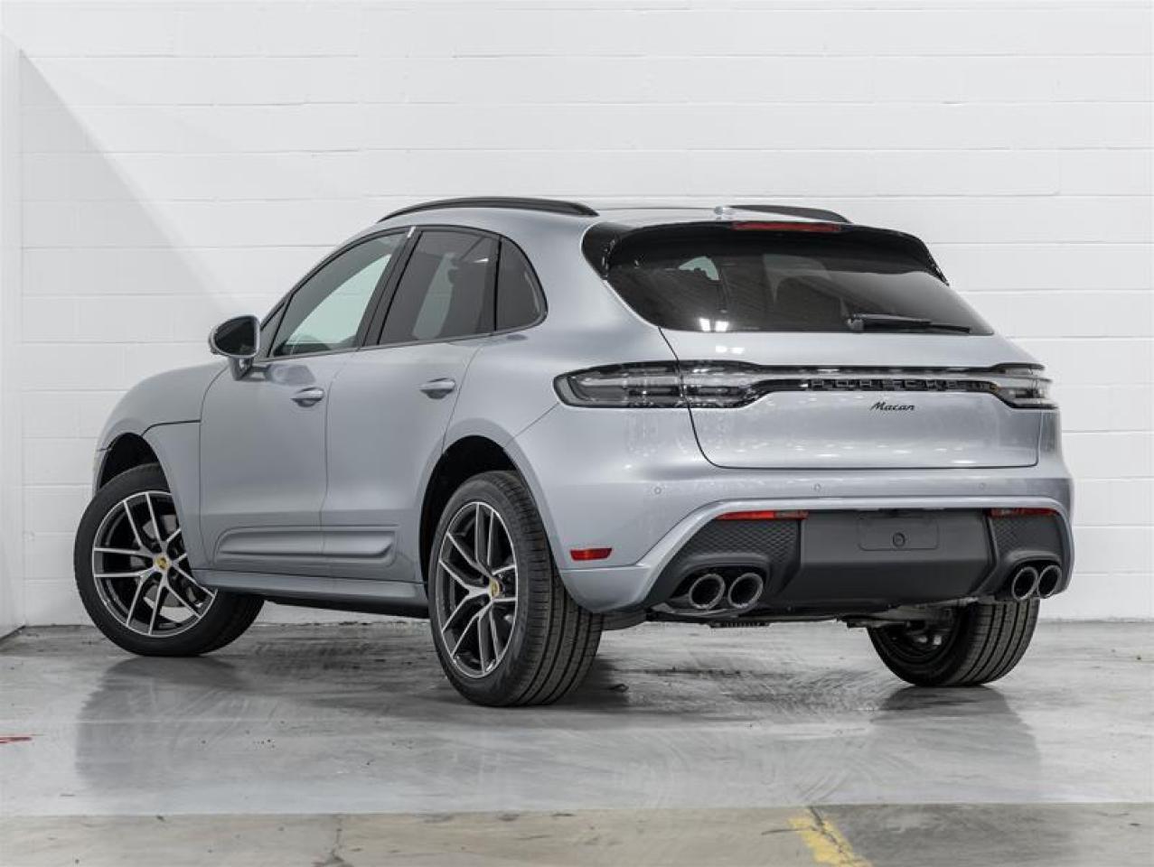 2025 Porsche Macan  Photo2