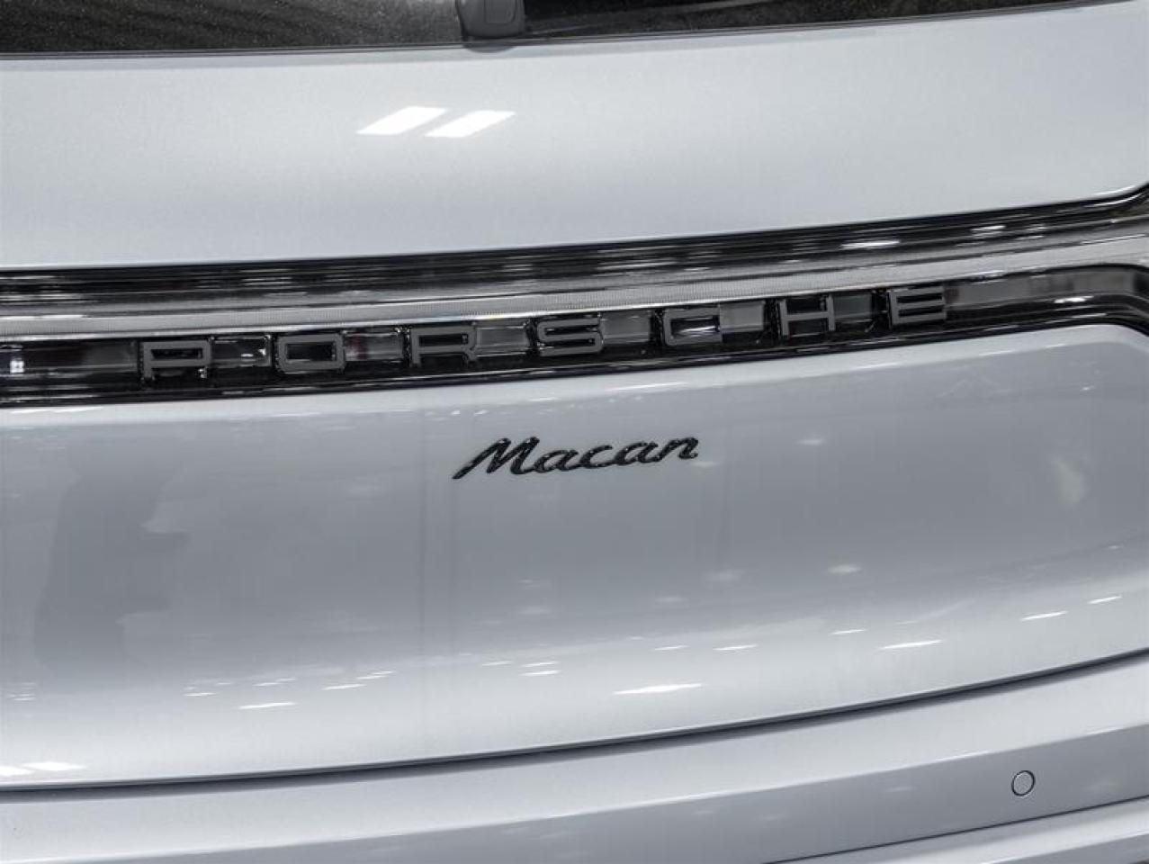 2025 Porsche Macan  Photo