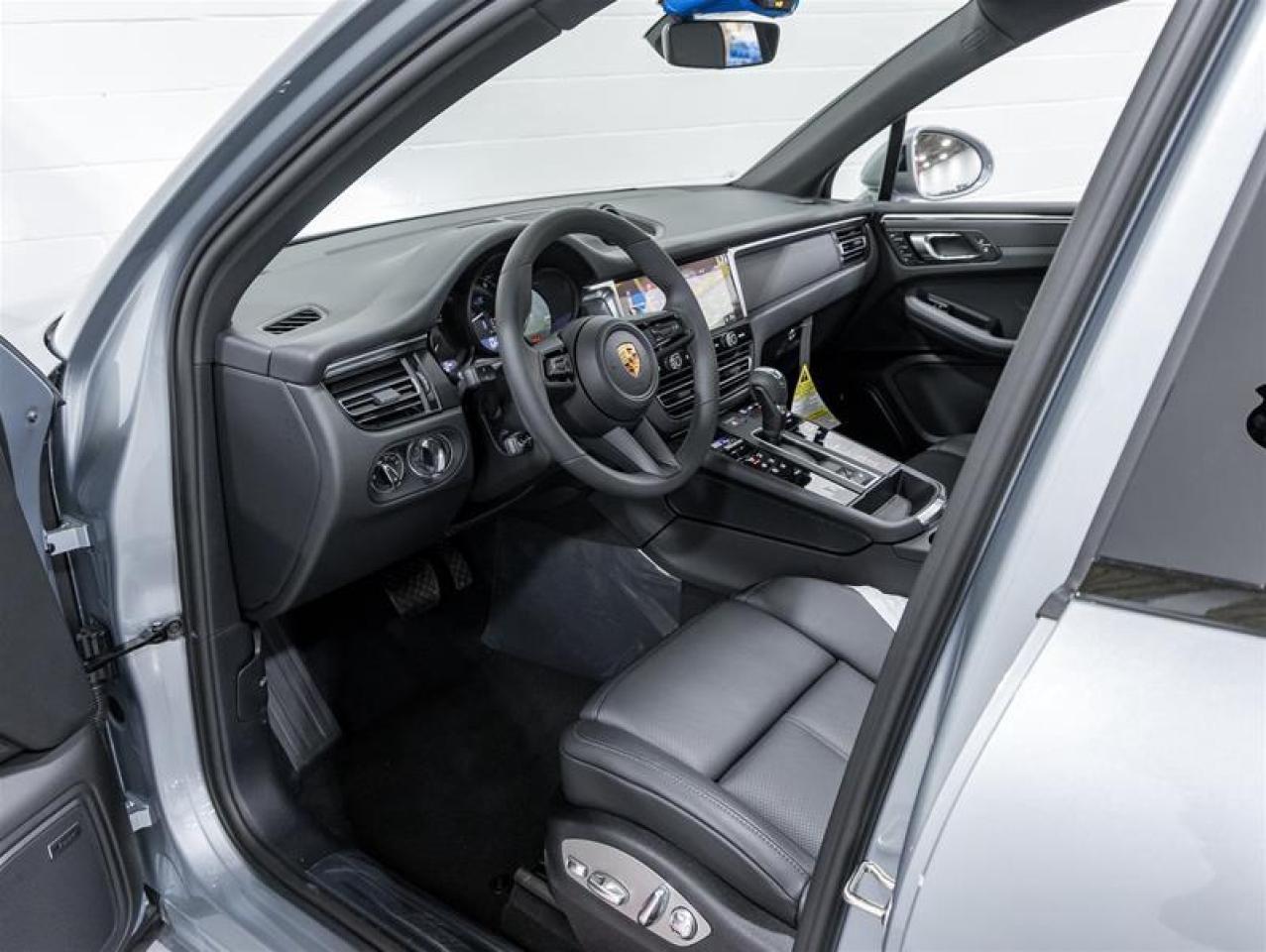 2025 Porsche Macan  Photo