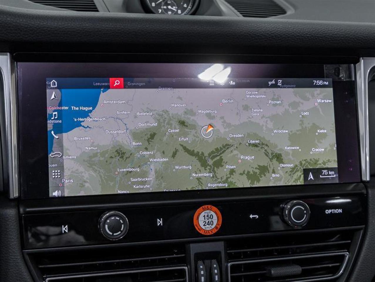 2025 Porsche Macan  Photo