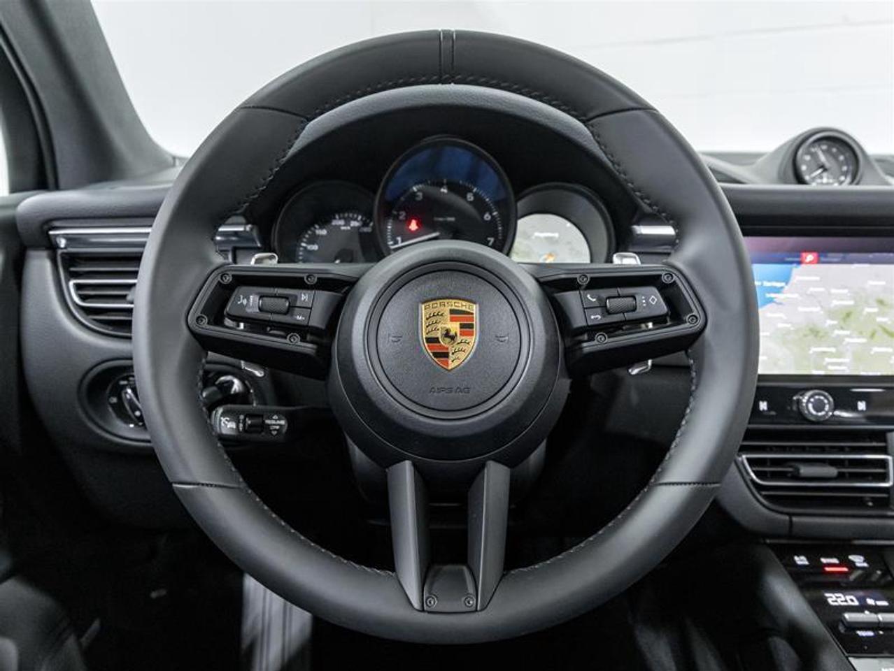 2025 Porsche Macan  Photo