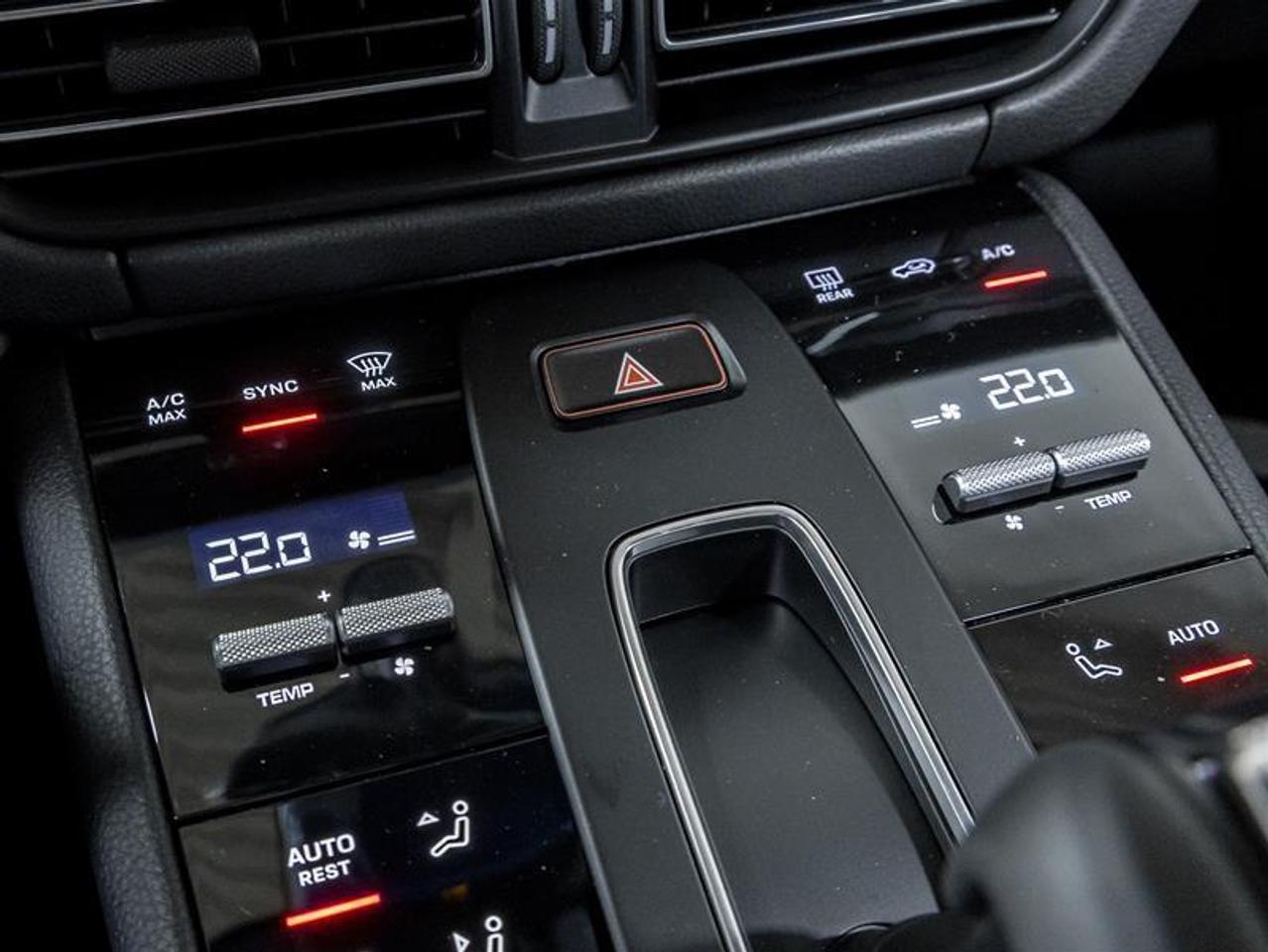 2025 Porsche Macan  Photo
