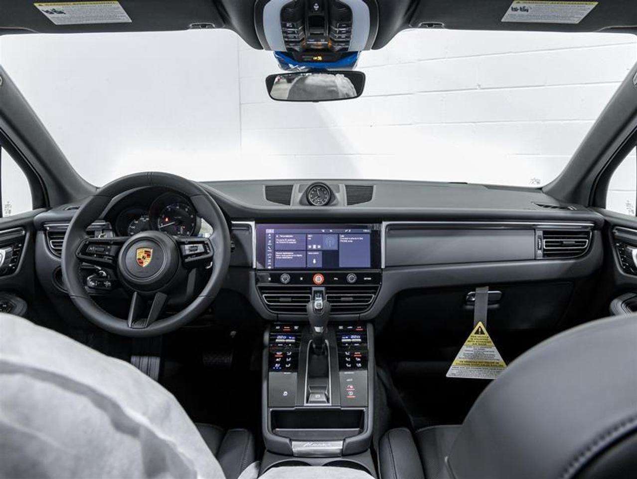 2025 Porsche Macan  Photo