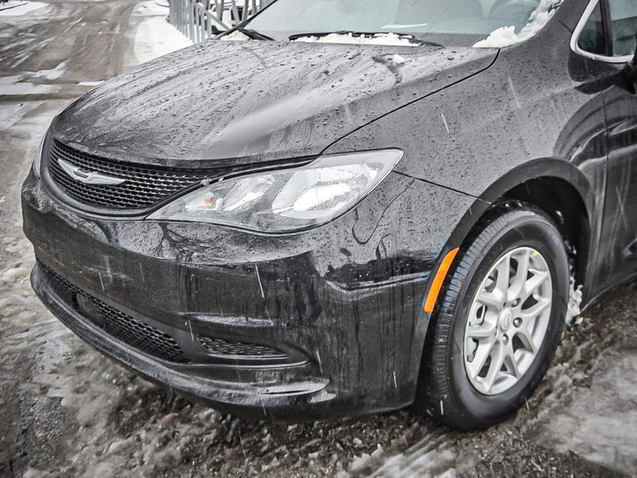 2026 Chrysler Grand Caravan  Photo3