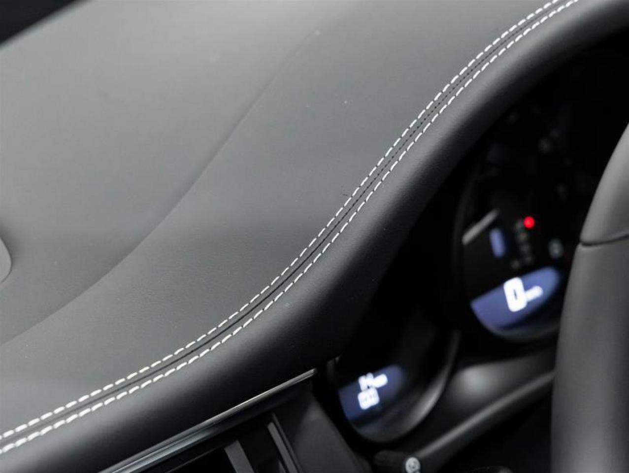 2025 Porsche Macan  Photo