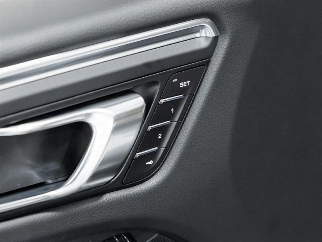 2025 Porsche Macan  Photo