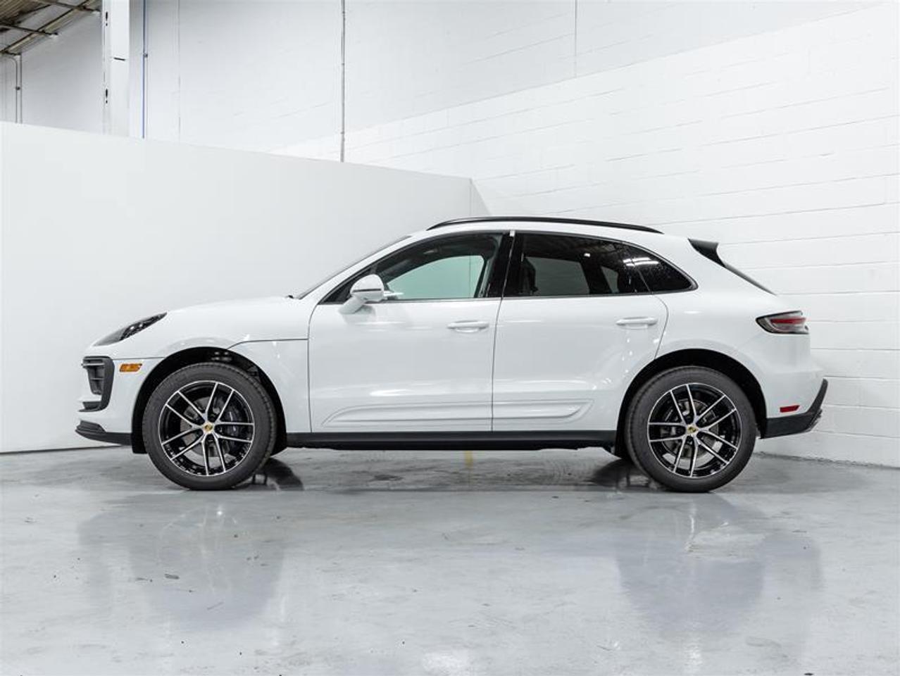 2025 Porsche Macan  Photo5