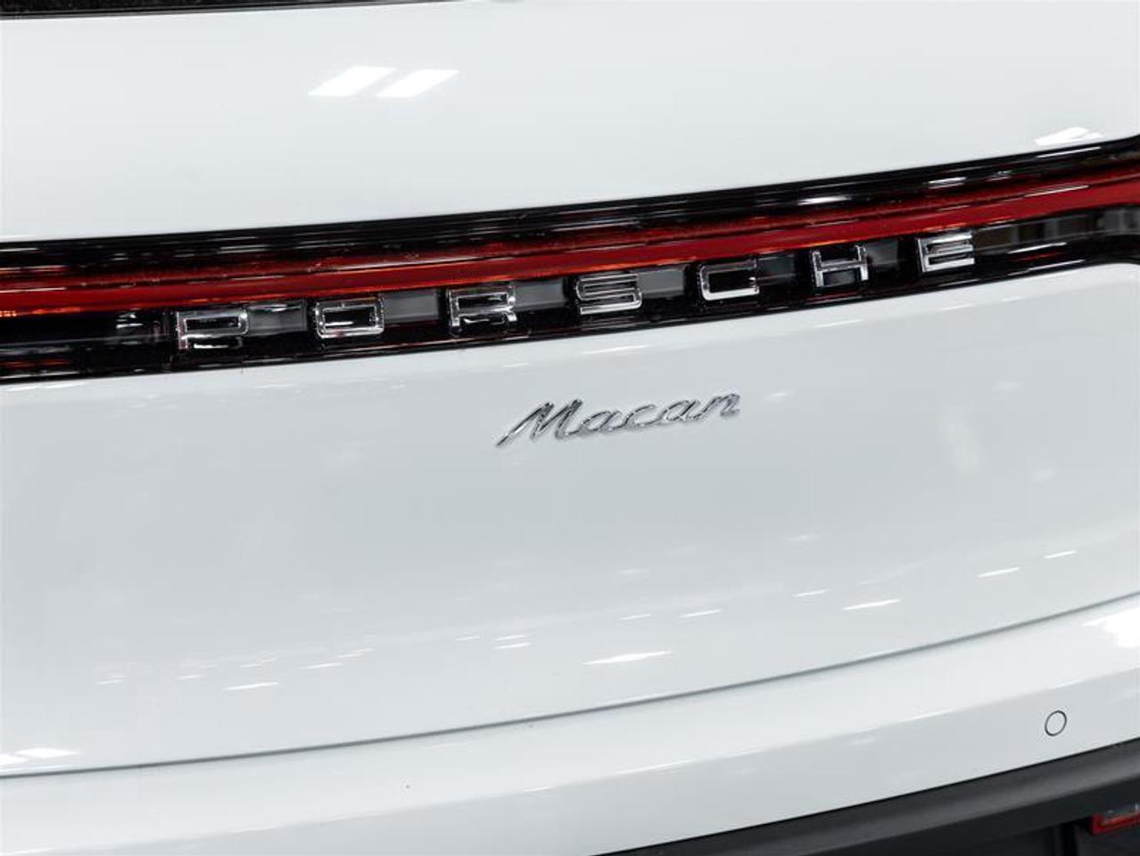 2025 Porsche Macan  Photo