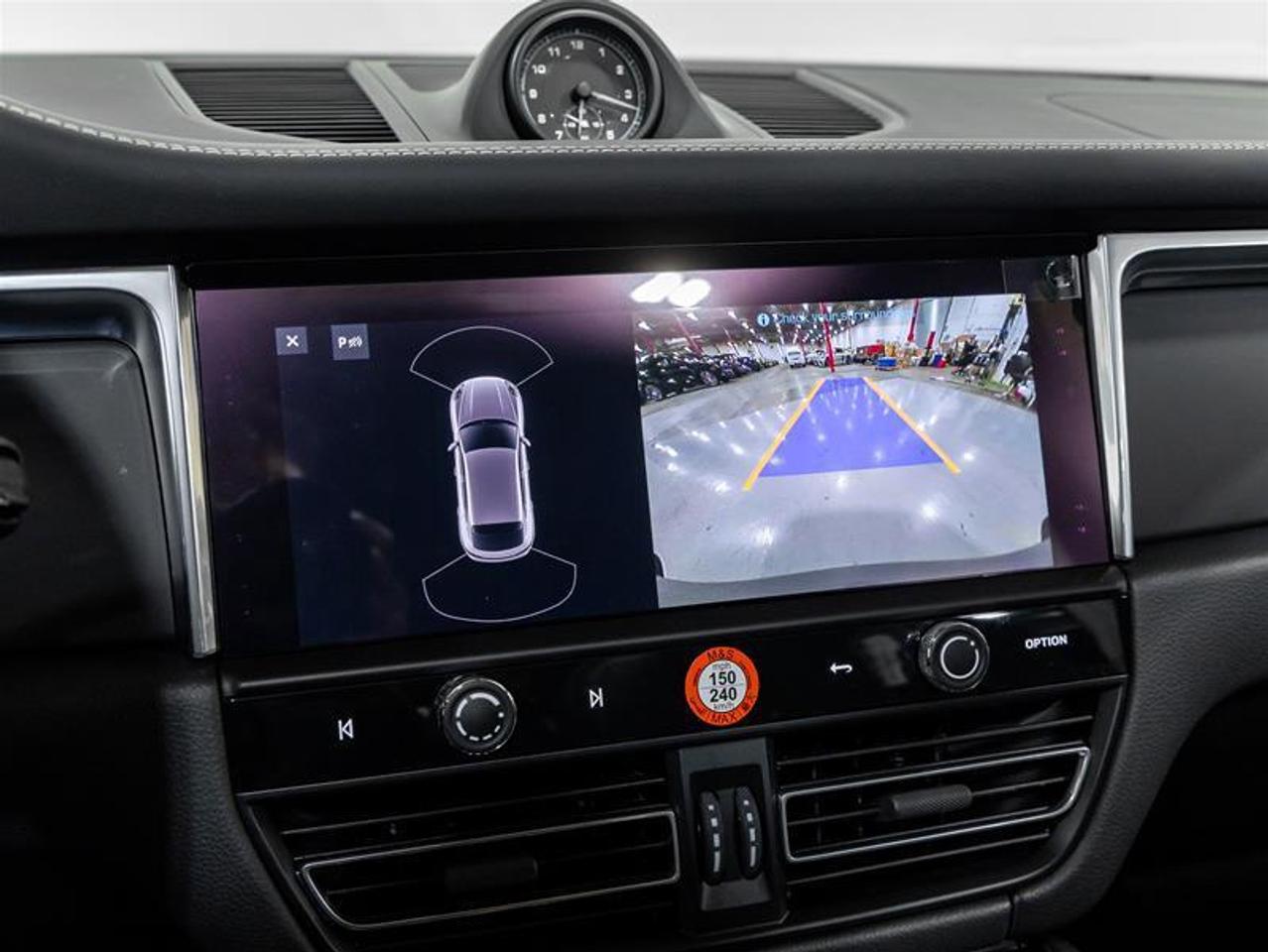 2025 Porsche Macan  Photo