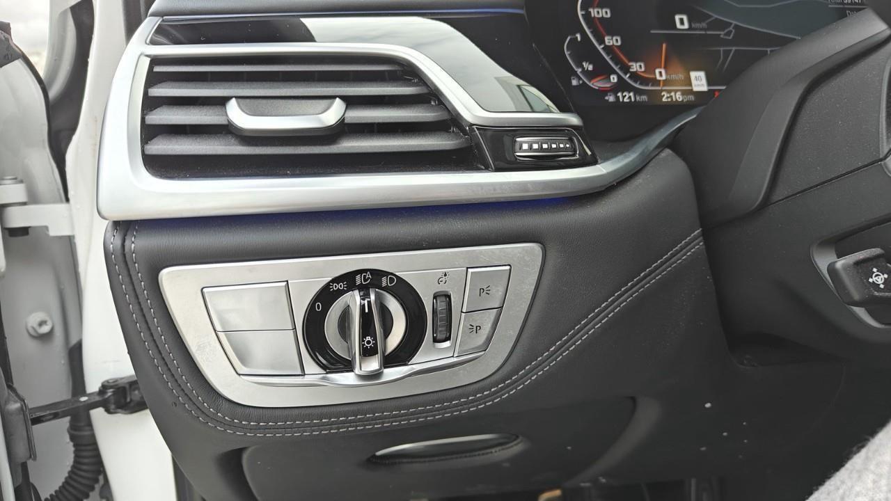 2022 BMW M760 Li xDrive 4dr All-Wheel Drive Sedan Photo