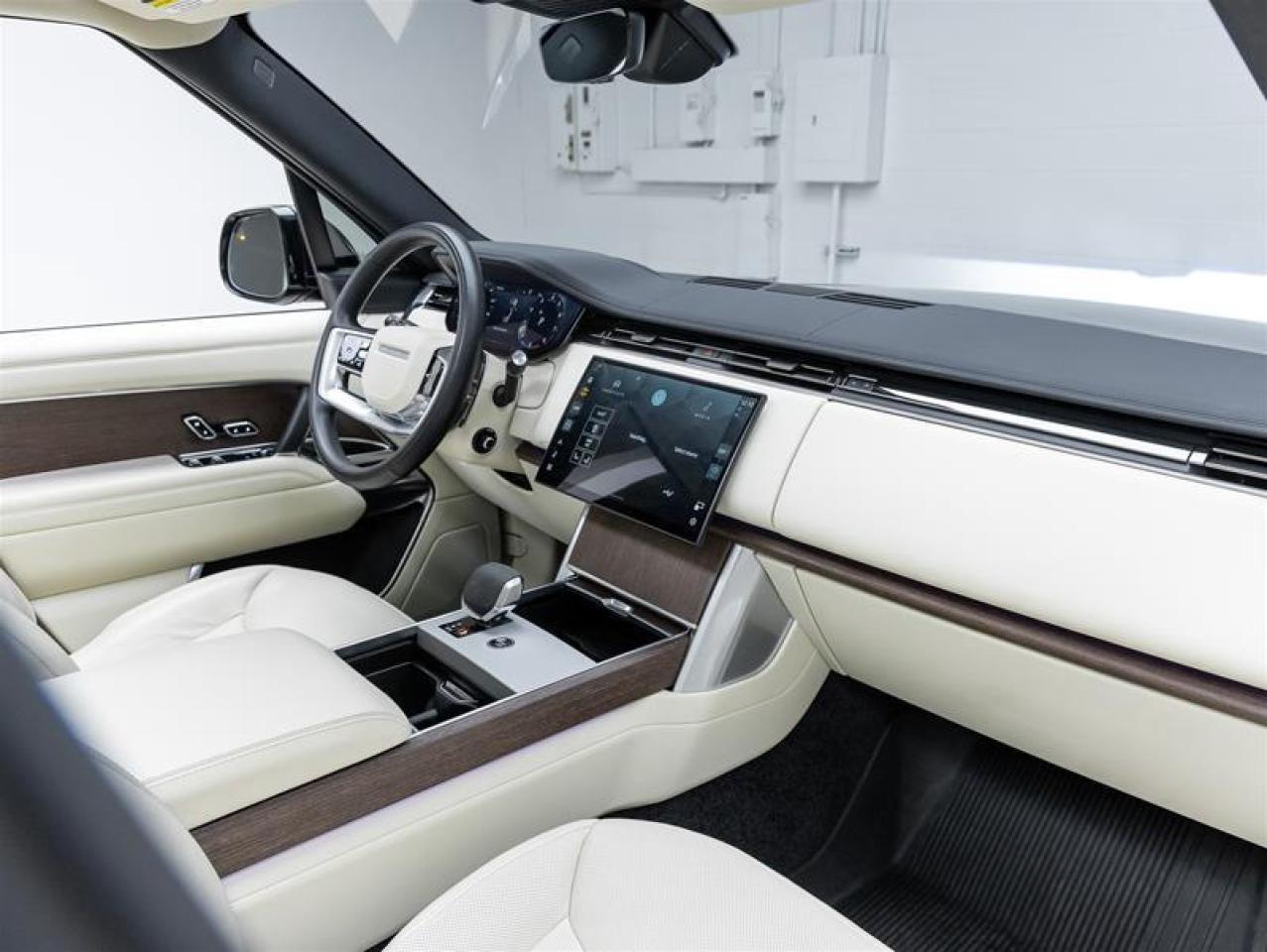 2024 Land Rover New Range Rover  Photo