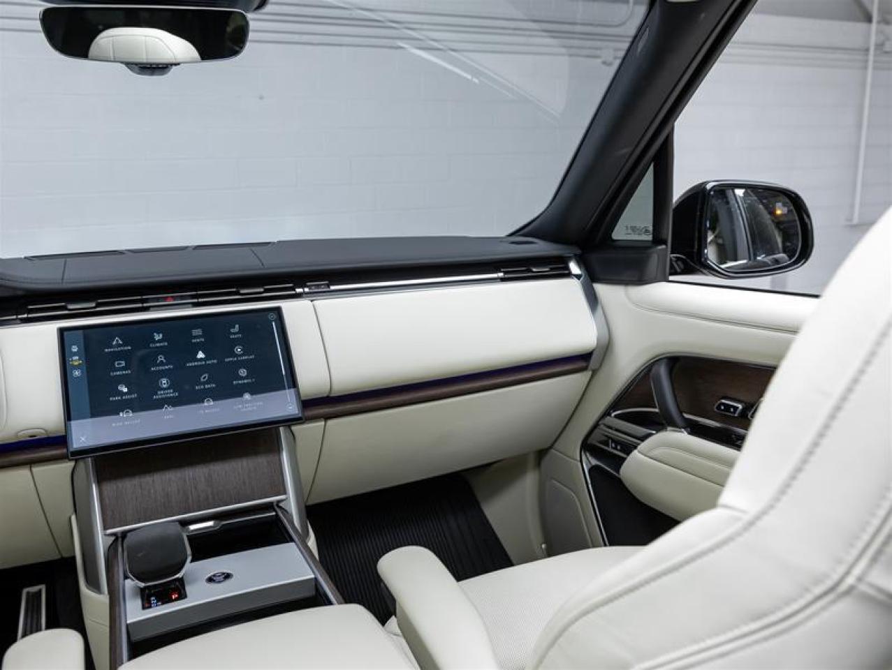 2024 Land Rover New Range Rover  Photo